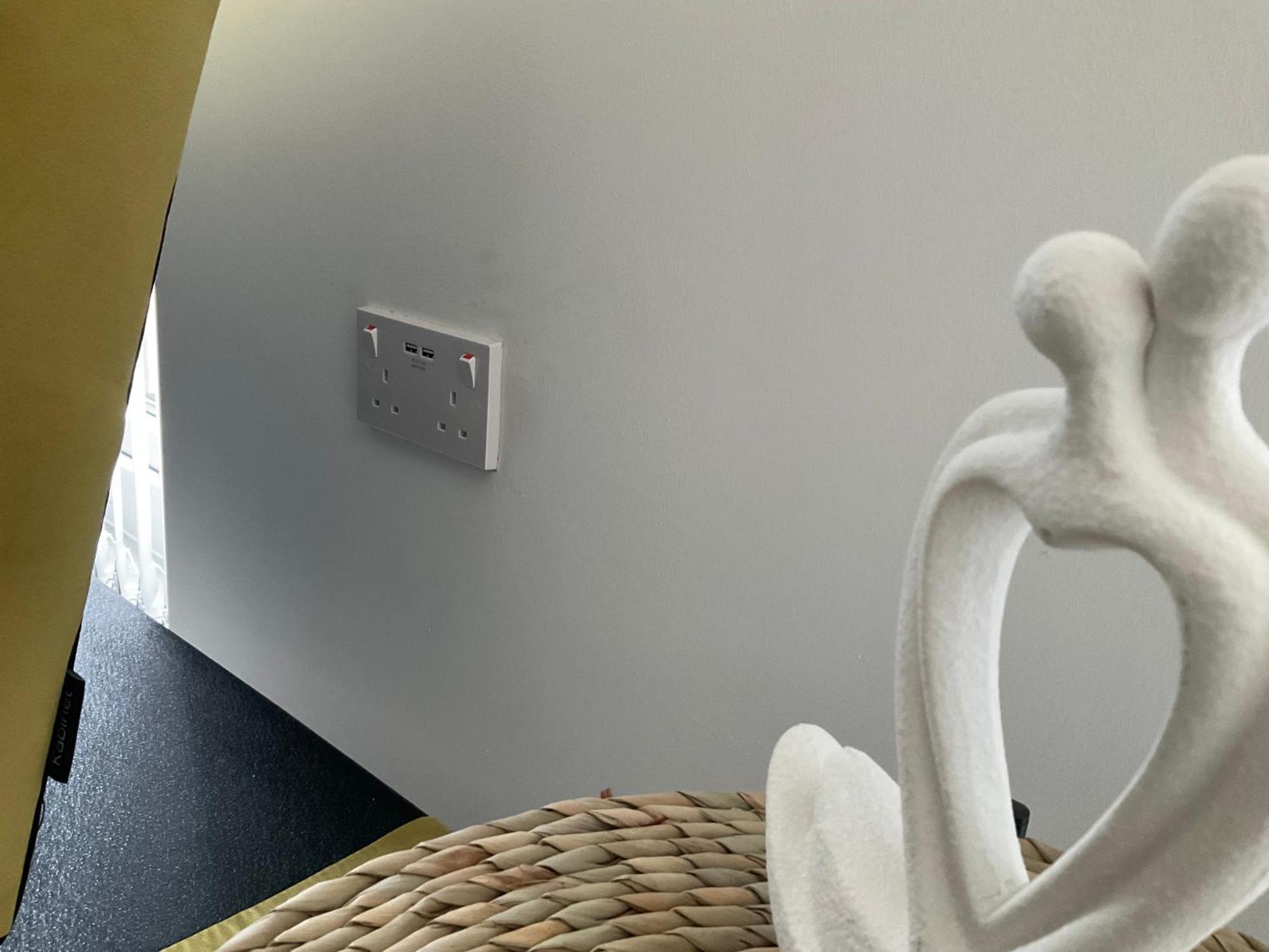 The Parkes A Stylish 3Br House, 5 Mins From Central Birmingham Close To The Edgbaston Stadium, The Hippodrome, Uob, Aston And Bcu, China Town, Kings Heath Bhx Airport And Much More Buitenkant foto