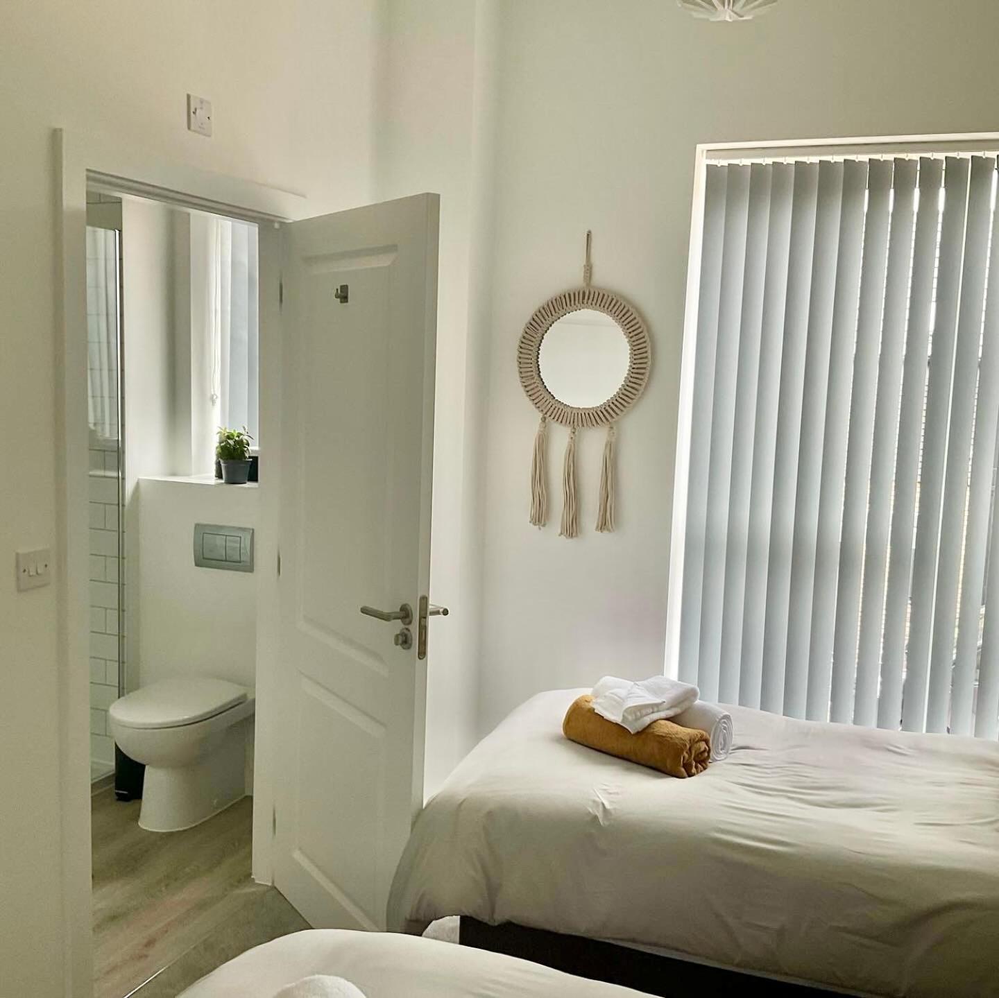 The Parkes A Stylish 3Br House, 5 Mins From Central Birmingham Close To The Edgbaston Stadium, The Hippodrome, Uob, Aston And Bcu, China Town, Kings Heath Bhx Airport And Much More Buitenkant foto