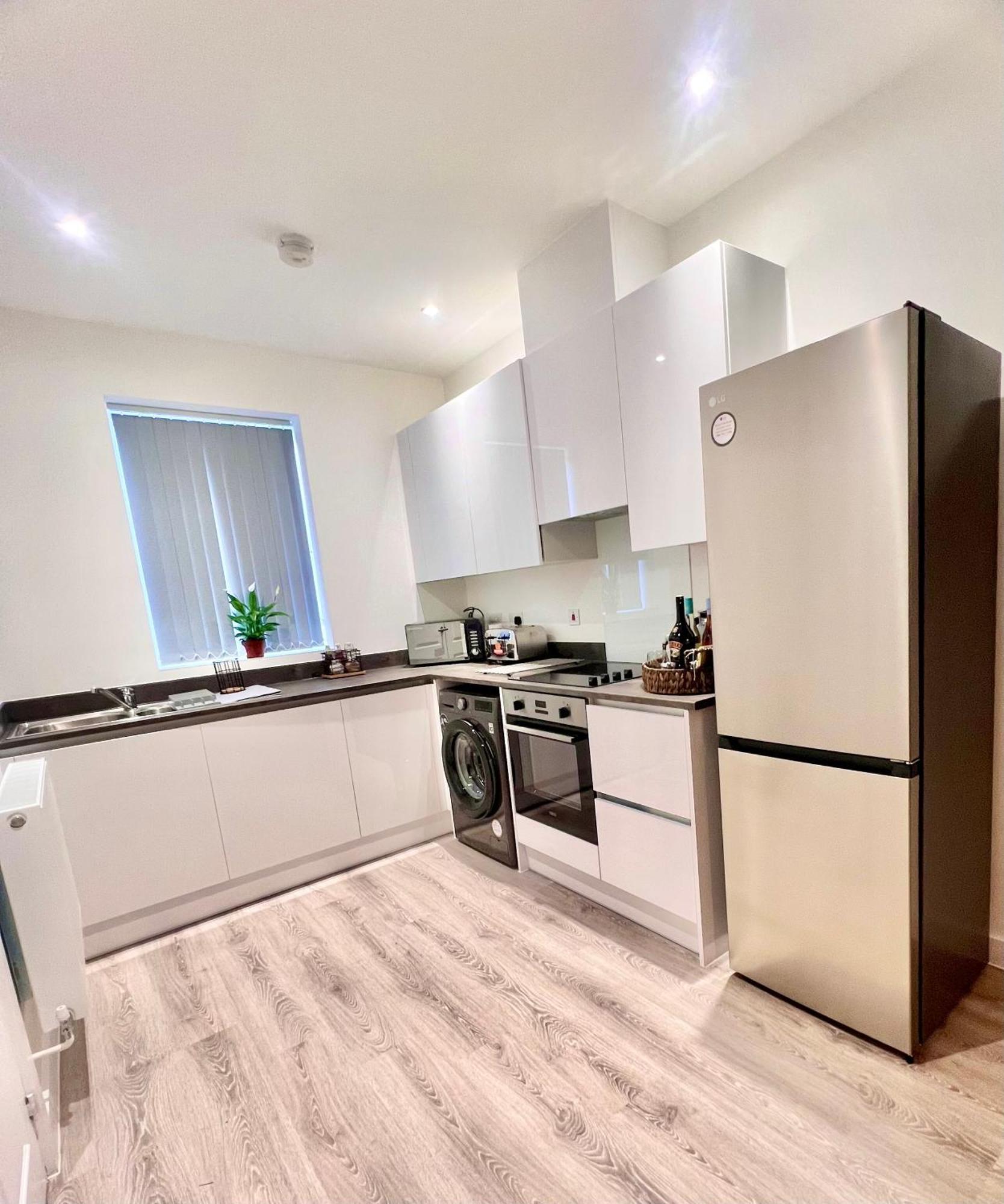 The Parkes A Stylish 3Br House, 5 Mins From Central Birmingham Close To The Edgbaston Stadium, The Hippodrome, Uob, Aston And Bcu, China Town, Kings Heath Bhx Airport And Much More Buitenkant foto