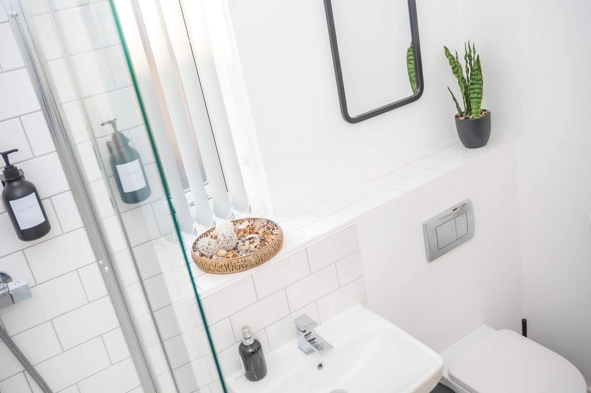 The Parkes A Stylish 3Br House, 5 Mins From Central Birmingham Close To The Edgbaston Stadium, The Hippodrome, Uob, Aston And Bcu, China Town, Kings Heath Bhx Airport And Much More Buitenkant foto